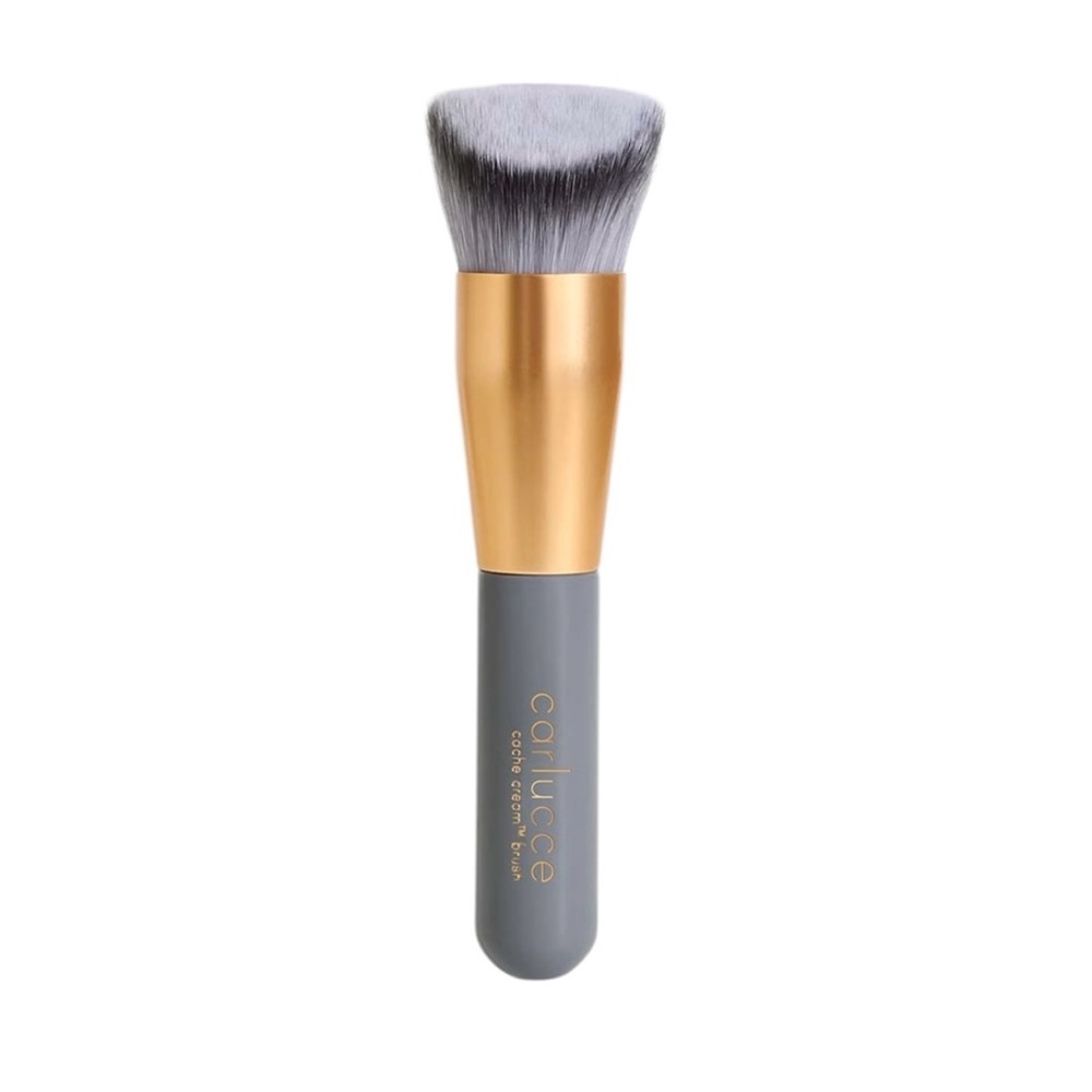 Carlucce's Cache Cream Brush infused with argan oil & hyaluronic acid